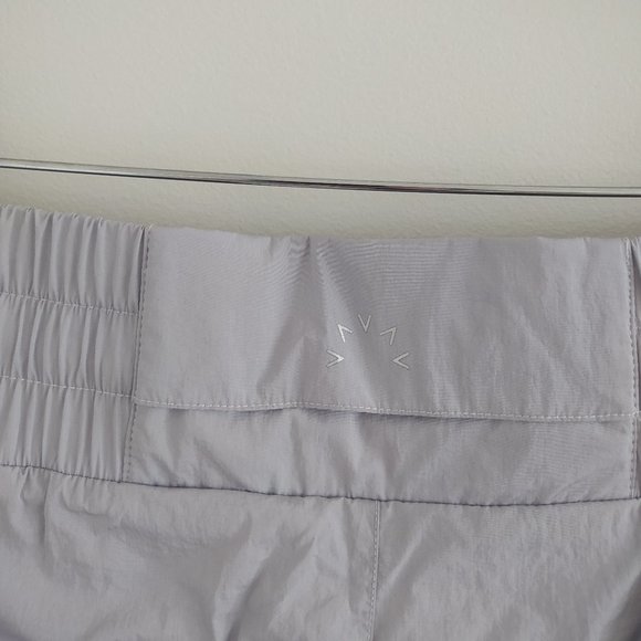 VARLEY KALLIN METALLIC SHORTS (NEW WITH TAGS) - Picture 4 of 5